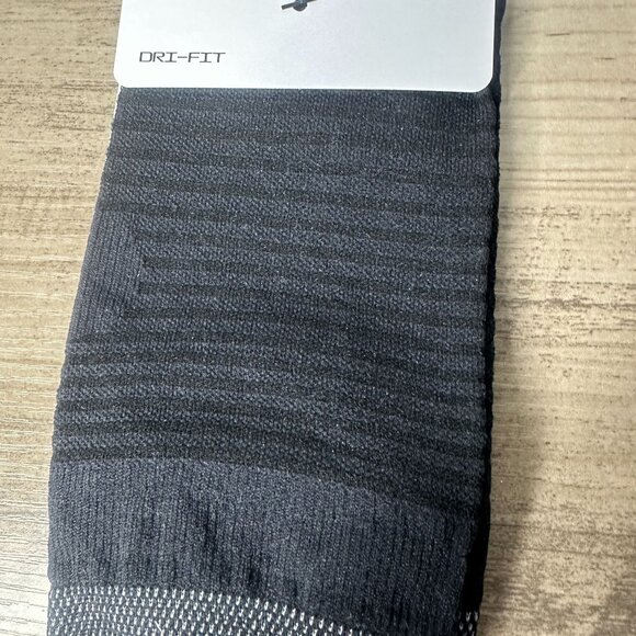 NWT Nike Unisex Spark Lightweight No Show Run Socks Black Size Large (DA359-010) - Picture 3 of 10